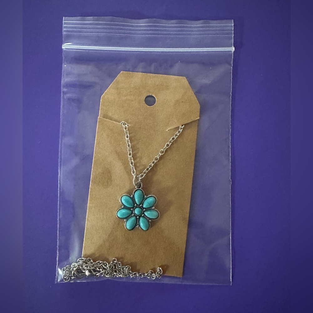 Super cute necklace!